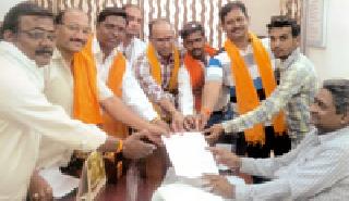 Investigate the stunning beautification works | रखडलेल्या सौंदर्यीकरण कामांची चौकशी करा