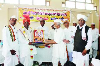 With the support of Warkaris, the change took place in Pandharpur | वारकऱ्यांच्या पाठिंब्यानेच पंढरपुरात घडले परिवर्तन