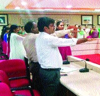 The cleanliness of the government office begins in the fortnight | सरकारी कार्यालयात स्वच्छता पंधरवड्याला सुरुवात The cleanliness of the government office begins in the fortnight | सरकारी कार्यालयात स्वच्छता पंधरवड्याला सुरुवात