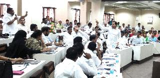 34 villages in Atpadi taluka are deprived | आटपाडी तालुक्यातील ३४ गावे वंचित