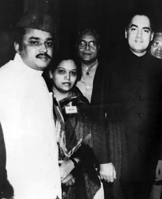 Sangli was specially loved by Rajiv Gandhi - four times a visit | सांगलीवर होते राजीव गांधी यांचे विशेष प्रेम--चार वेळा भेट