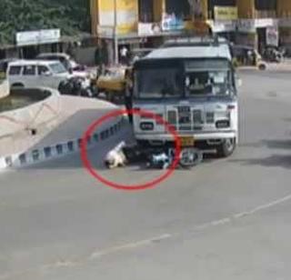 When will the series of accidental deaths end? | पारोळफाट्यावरील अपघातांची मालिका संपणार कधी ? When will the series of accidental deaths end? | पारोळफाट्यावरील अपघातांची मालिका संपणार कधी ?