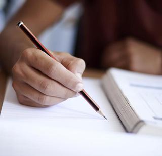 Only 2810 seats in Maharashtra will be filled with CET and other mandatory seats are mandatory | महाराष्ट्रात फक्त २८१० जागांचे प्रवेश सीईटीमधून, अन्य जागांसाठी नीट अनिवार्य Only 2810 seats in Maharashtra will be filled with CET and other mandatory seats are mandatory | महाराष्ट्रात फक्त २८१० जागांचे प्रवेश सीईटीमधून, अन्य जागांसाठी नीट अनिवार्य