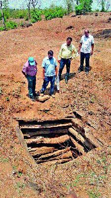 Two-year-old wells still water sources | दोनशे वर्षांपूर्वीच्या विहिरीला अजूनही पाण्याचा स्रोत