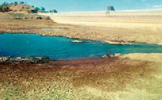 One percent of the reserves in Pus dam | पूस धरणात एक टक्काच साठा One percent of the reserves in Pus dam | पूस धरणात एक टक्काच साठा