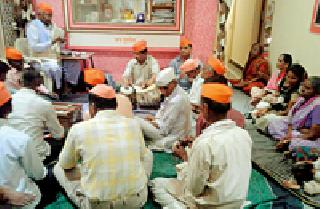 The farmers are in the process of not being a business | प्रक्रिया उद्योग नसल्यानेच शेतकऱ्यांचे हाल The farmers are in the process of not being a business | प्रक्रिया उद्योग नसल्यानेच शेतकऱ्यांचे हाल