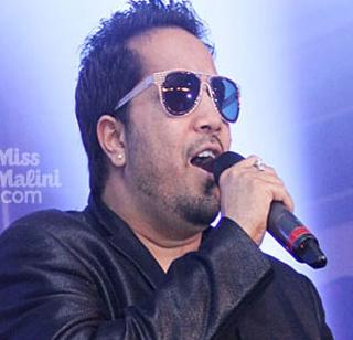 Singer Mika Singh will be arrested next year | गायक मिका सिंग पुढील वर्षी अडकणार विवाहबंधनात Singer Mika Singh will be arrested next year | गायक मिका सिंग पुढील वर्षी अडकणार विवाहबंधनात