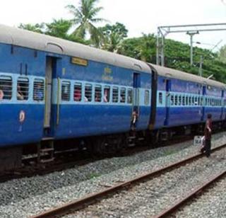 The robbery on the railway station | तडवळ स्टेशनवर रेल्वेवर दरोडा The robbery on the railway station | तडवळ स्टेशनवर रेल्वेवर दरोडा