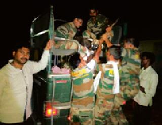 Kalichala Lived by police efforts | पोलिसांच्या प्रयत्नाने काळवीटला जीवदान