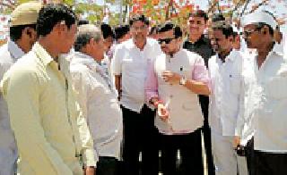 Inspection of water scarcity area | पाणी टंचाईग्रस्त भागाची पाहणी Inspection of water scarcity area | पाणी टंचाईग्रस्त भागाची पाहणी