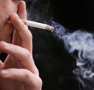 Oh dear! Cigarette draws cost Rs 1 crore | अरे बापरे ! सिगारेट ओढण्यावर खर्च होतात 1 कोटी रुपये Oh dear! Cigarette draws cost Rs 1 crore | अरे बापरे ! सिगारेट ओढण्यावर खर्च होतात 1 कोटी रुपये