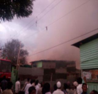 Gas blast in Sholagi area | सोलापूरातील शेळगी परिसरात गॅसचा स्फोट Gas blast in Sholagi area | सोलापूरातील शेळगी परिसरात गॅसचा स्फोट