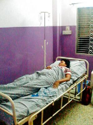 200 people poisoning at Birthday party | बर्थडे पार्टीत २०० जणांना विषबाधा 200 people poisoning at Birthday party | बर्थडे पार्टीत २०० जणांना विषबाधा