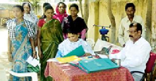 Work of three chairman's yard | तीन सभापतींचे आवारातून कामकाज Work of three chairman's yard | तीन सभापतींचे आवारातून कामकाज