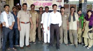 Sokoli, Tumsar enjoy the transport day at the entrance | साकोली, तुमसर आगारात परिवहन दिन उत्साहात