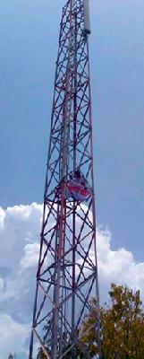 To the municipal corporation's district tower | पाण्यासाठी नगरसेवक जिल्हा कचेरीच्या टॉवरवर