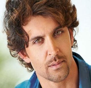 Who will give a green signal to Hrithik? | हृतिक कुणाला देणार ग्रीन सिग्नल? Who will give a green signal to Hrithik? | हृतिक कुणाला देणार ग्रीन सिग्नल?