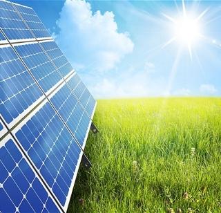 Solar Energy aims to generate 1 lakh MW electricity this year | सौरऊर्जेतून यंदा १ लाख मेगावॅट वीजनिर्मितीचे उद्दिष्ट.... Solar Energy aims to generate 1 lakh MW electricity this year | सौरऊर्जेतून यंदा १ लाख मेगावॅट वीजनिर्मितीचे उद्दिष्ट....