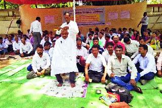 The agitation of teachers in the sub-district | उपोषणार्थी शिक्षकांचे आंदोलन चिघळले