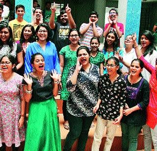 The girls in the 12th grade top voice | बारावी टॉपर्समध्ये आवाज मुलींचाच The girls in the 12th grade top voice | बारावी टॉपर्समध्ये आवाज मुलींचाच