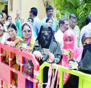 Order passed, voted; But the walk | आदेश पाळले, मतदान केले; पण चलबिचल सुरू Order passed, voted; But the walk | आदेश पाळले, मतदान केले; पण चलबिचल सुरू