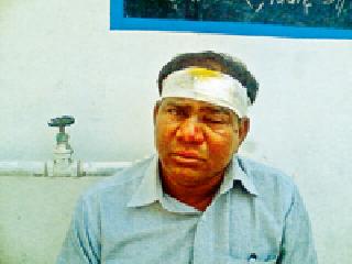 Led by the attackers | लाव्हात हल्लेखोरांचा हैदोस Led by the attackers | लाव्हात हल्लेखोरांचा हैदोस