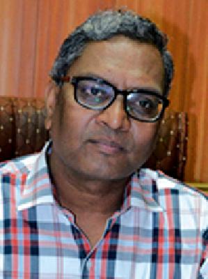 After all, Godekar returned | अखेर गुडेवार परतले