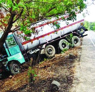 Five injured in two different accidents | दोन वेगवेगळ्या अपघातांत पाच जखमी