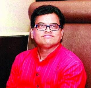 After the Eknath Shinde assurance, Sharad Pokhane's expressway movement suspended temporarily | एकनाथ शिंदेंच्या आश्वासनानंतर शरद पोक्षेंचे एक्स्प्रेस वेवरील आंदोलन तात्पुरते स्थगित After the Eknath Shinde assurance, Sharad Pokhane's expressway movement suspended temporarily | एकनाथ शिंदेंच्या आश्वासनानंतर शरद पोक्षेंचे एक्स्प्रेस वेवरील आंदोलन तात्पुरते स्थगित