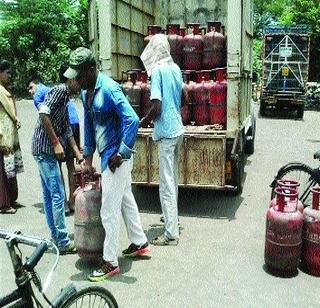 Cigarette Home Service Off | सिलिंडरची घरपोच सेवा बंद