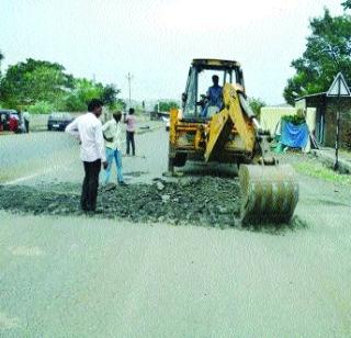 Road breaks on the highway deleted | राज्यमार्गावरील गतिरोधक हटविले