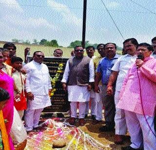 Bhumi Pujan of development works in Kerala | नेरळमध्ये विकासकामांचे भूमिपूजन Bhumi Pujan of development works in Kerala | नेरळमध्ये विकासकामांचे भूमिपूजन