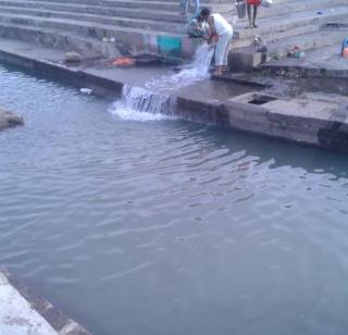 Nashik: The drinking water of Panchavitak left Ramkunda. | नाशिक: पंचवटीकरांचे पिण्याचे पाणी रामकुंडात सोडले.