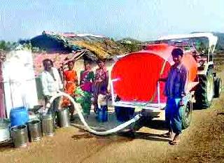 Gram panchayat to tanker for the palaces | वाड्या-वस्त्यांसाठी ग्रामपंचायतीकडून टॅँकर Gram panchayat to tanker for the palaces | वाड्या-वस्त्यांसाठी ग्रामपंचायतीकडून टॅँकर