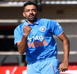 India need 127 runs to win series | मालिका विजयासाठी भारताला १२७ धावांचे आव्हान India need 127 runs to win series | मालिका विजयासाठी भारताला १२७ धावांचे आव्हान