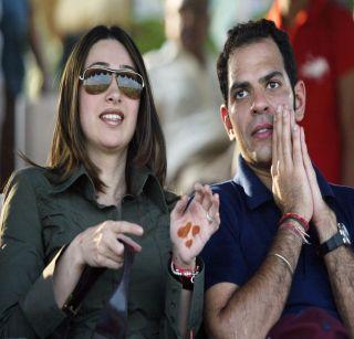 Karisma - Sanjay Kapoor's divorce finally | करिश्मा - संजय कपूरचा अखेर घटस्फोट Karisma - Sanjay Kapoor's divorce finally | करिश्मा - संजय कपूरचा अखेर घटस्फोट