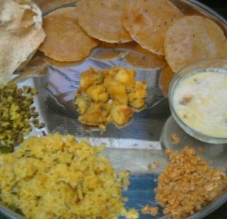 Late lunch to the tubers | क्षयरुग्णांना उशिरा जेवण Late lunch to the tubers | क्षयरुग्णांना उशिरा जेवण