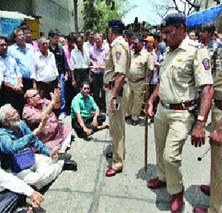 Hammer on encroachment in masala market | मसाला मार्केटमधील अतिक्रमणांवर हातोडा