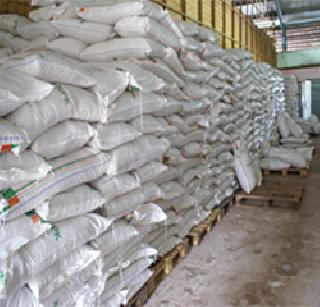 Anne season fertilizer scarcity | ऐन हंगामात खत टंचाई