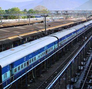 Railway passengers can now report on Facebook too | रेल्वे प्रवाशांना आता फेसबूकवरही तक्रार करणं शक्य Railway passengers can now report on Facebook too | रेल्वे प्रवाशांना आता फेसबूकवरही तक्रार करणं शक्य