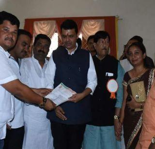 'She' is like my daughter - Girish Bapat | 'ती' महिला माझ्या मुलीसारखी- गिरीश बापट 'She' is like my daughter - Girish Bapat | 'ती' महिला माझ्या मुलीसारखी- गिरीश बापट