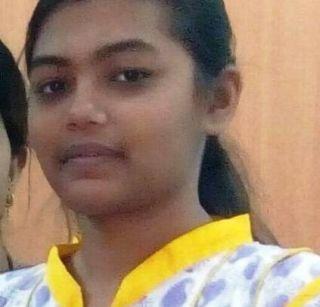 Aurangabad: Suicide by jumping off the train by raping a woman and raping her | औरंगाबाद - रॅगिंगला कंटाळून विद्यार्थिनीची रेल्वेखाली उडी मारुन आत्महत्या Aurangabad: Suicide by jumping off the train by raping a woman and raping her | औरंगाबाद - रॅगिंगला कंटाळून विद्यार्थिनीची रेल्वेखाली उडी मारुन आत्महत्या