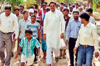 'Those' villagers face daily death! | ‘त्या’ ग्रामस्थांचा मृत्यूशी दररोजचा सामना! 'Those' villagers face daily death! | ‘त्या’ ग्रामस्थांचा मृत्यूशी दररोजचा सामना!