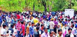 Thousands of applications for eleven entrants | अकरावी प्रवेशासाठी हजारो अर्ज Thousands of applications for eleven entrants | अकरावी प्रवेशासाठी हजारो अर्ज