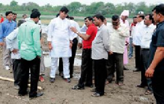 Review of umbrella lake beautification from Ravi Rann | रवी राणांकडून छत्री तलाव सौंदर्यीकरणाचा आढावा Review of umbrella lake beautification from Ravi Rann | रवी राणांकडून छत्री तलाव सौंदर्यीकरणाचा आढावा