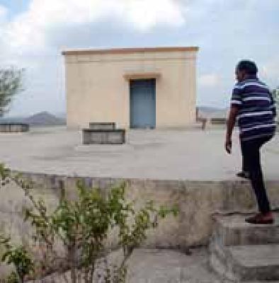 Security threats of water conservation | जलकुंभांची सुरक्षा धोक्यात