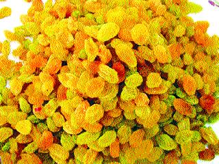 Traders would look at half a kilo of curd deal! | व्यापाऱ्यांनी अर्धा किलोच बेदाणा सौद्यात बघायचा!