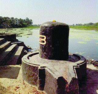 Ever ending the fossil craft and inscriptions? | संपणार कधी या भग्न शिल्प अन शिलालेखांचा वनवास ? Ever ending the fossil craft and inscriptions? | संपणार कधी या भग्न शिल्प अन शिलालेखांचा वनवास ?