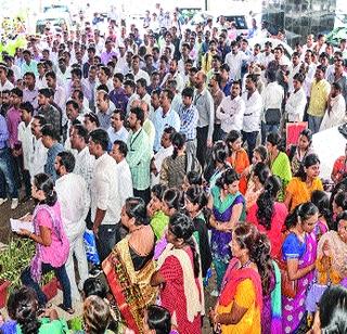 Women Beat Inspector Pushing | महिला बीट निरीक्षकास धक्काबुक्की