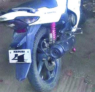 Motorcyclist thieves under the custody of the police | मोटारसायकल चोर नागोठणे पोलिसांच्या ताब्यात